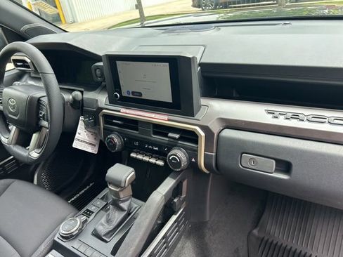 Used 2026 Toyota Tacoma SR5 w/ SR5 Upgrade Package AWD/4WD image 15
