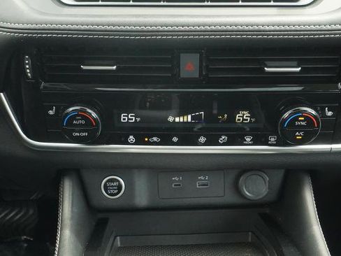 Used 2023 Nissan Rogue SL FWD image 18