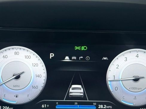 Certified 2024 Hyundai Elantra SEL FWD image 10