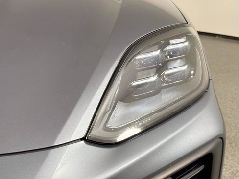 Certified 2026 Porsche Cayenne AWD/4WD image 15