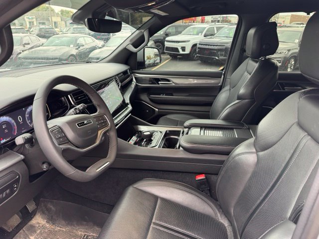 Used 2022 Jeep Wagoneer Series III AWD/4WD image 6