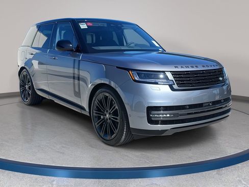 New 2025 Land Rover Range Rover SE image 3