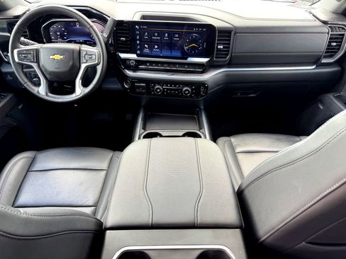 Used 2025 Chevrolet Silverado 2500 LTZ w/ LTZ Premium Package image 22