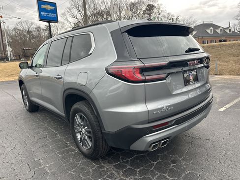 Used 2025 GMC Acadia Elevation image 6