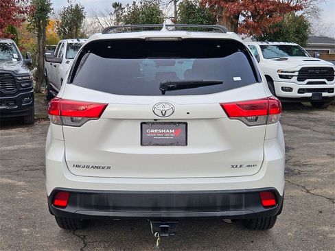 Used 2018 Toyota Highlander XLE image 6