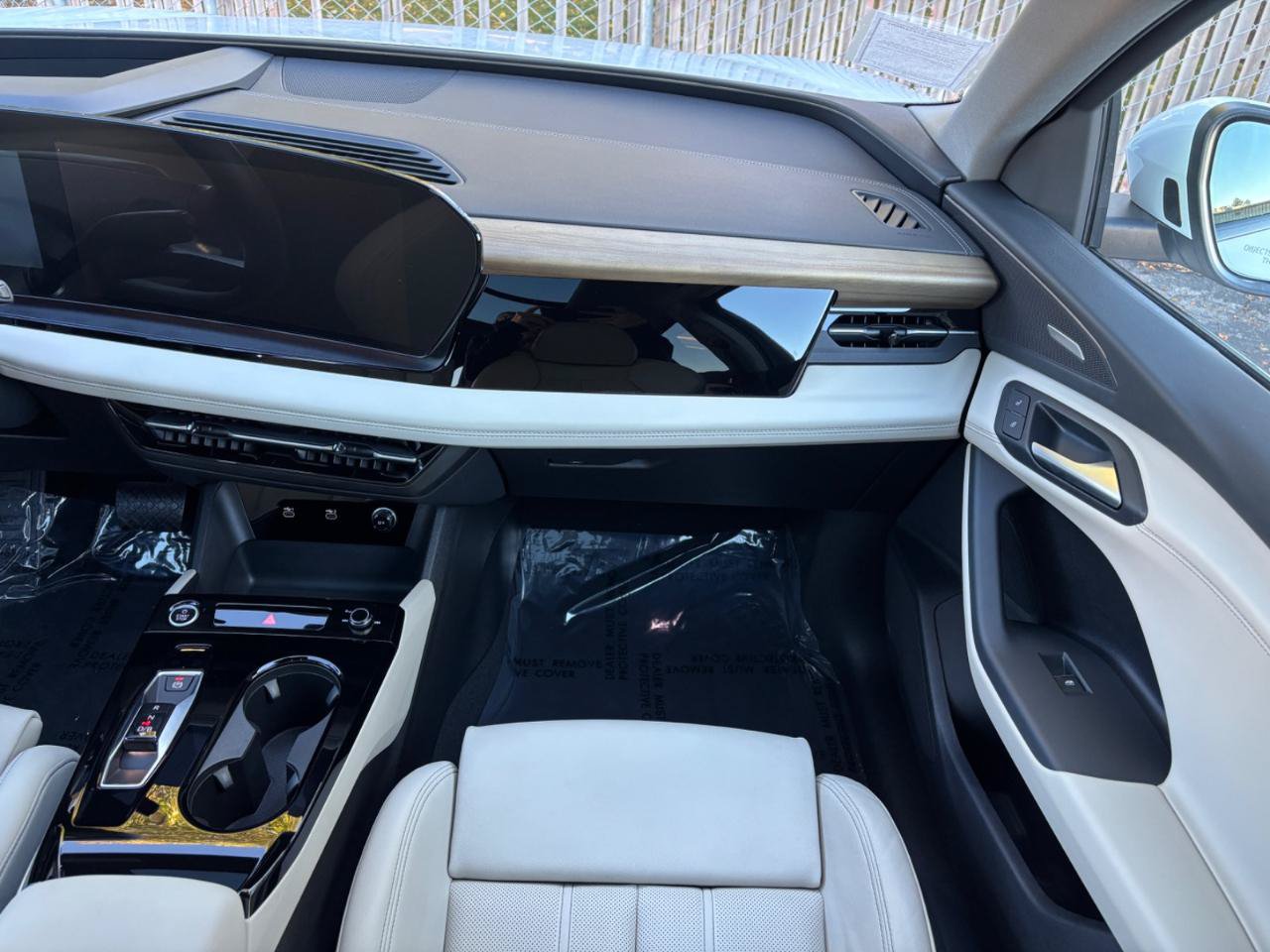 Used 2025 Audi Q6 e-tron Premium Plus AWD/4WD image 16