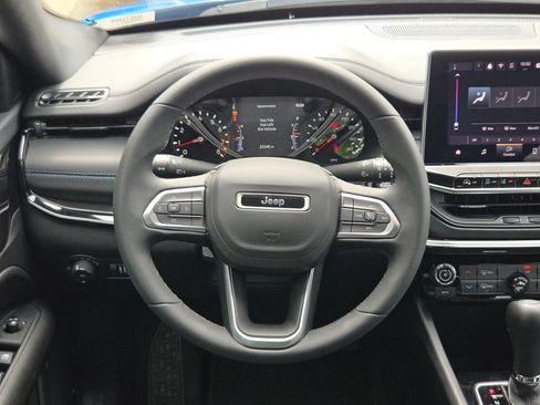 Used 2025 Jeep Compass Latitude w/ Altitude Special Edition AWD/4WD image 19