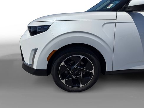 Used 2023 Kia Soul EX FWD image 9