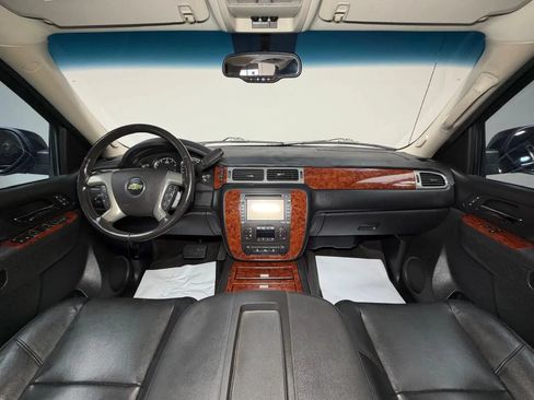 Used 2013 Chevrolet Avalanche LTZ RWD image 22