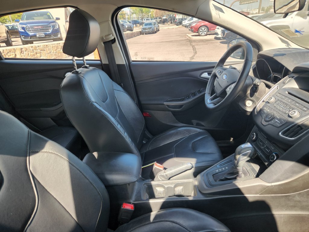 Used 2015 Ford Focus SE w/ Equipment Group 201A FWD image 10