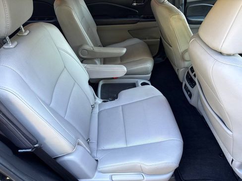 Used 2017 Honda Pilot Elite image 16