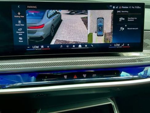 Used 2023 BMW i7 xDrive60 AWD/4WD image 40