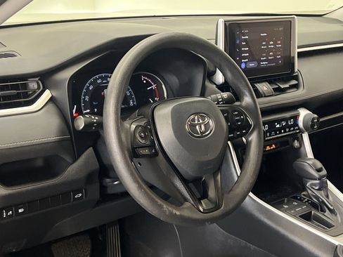 Used 2023 Toyota RAV4 XLE w/ Convenience Package FWD image 15