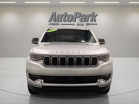 Certified 2024 Jeep Wagoneer 4WD image 4