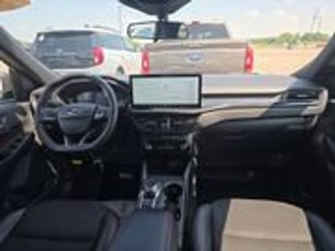 Used 2024 Ford Escape ST-Line w/ Tech Pack #1 AWD/4WD image 11