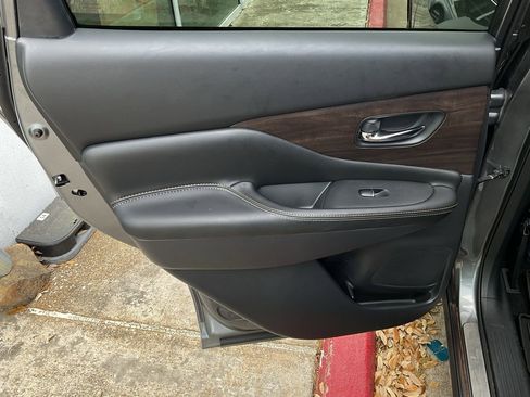 Used 2023 Nissan Murano Platinum w/ Cargo Package image 17