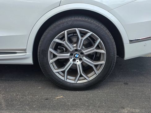Used 2023 BMW X7 xDrive40i w/ Executive Package AWD/4WD image 5