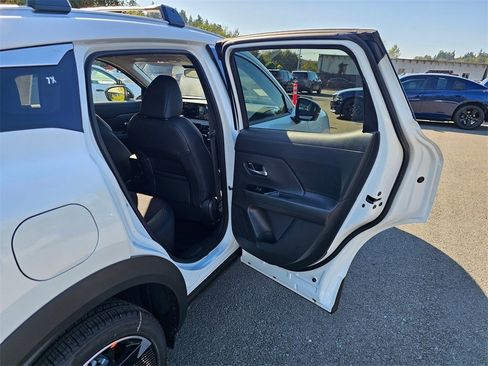 New 2026 Nissan Kicks SR w/ Cold Weather Package image 22