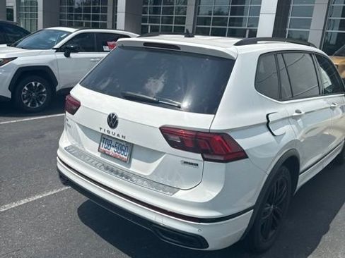 Used 2022 Volkswagen Tiguan SE R-Line AWD/4WD image 9