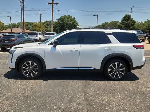 Used 2026 Nissan Pathfinder Platinum AWD/4WD image 2
