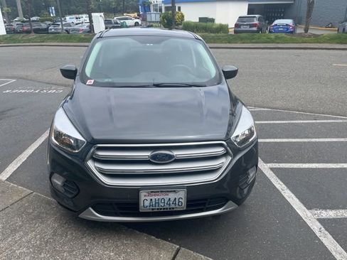 Used 2019 Ford Escape SE AWD/4WD image 2