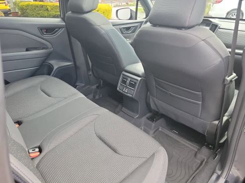 Used 2025 Subaru Forester Premium image 31