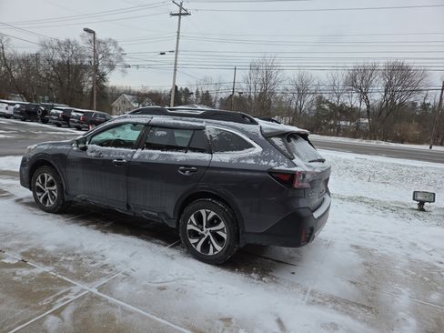 Used 2022 Subaru Outback Limited image 5