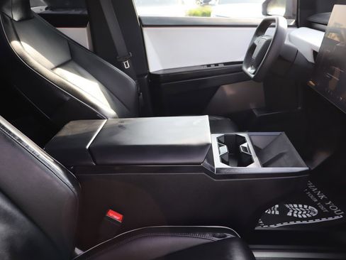 Used 2024 Tesla Cybertruck Cyberbeast AWD/4WD image 18
