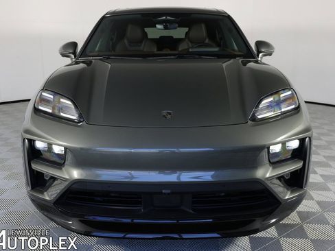 Used 2025 Porsche Macan Turbo Electric image 2