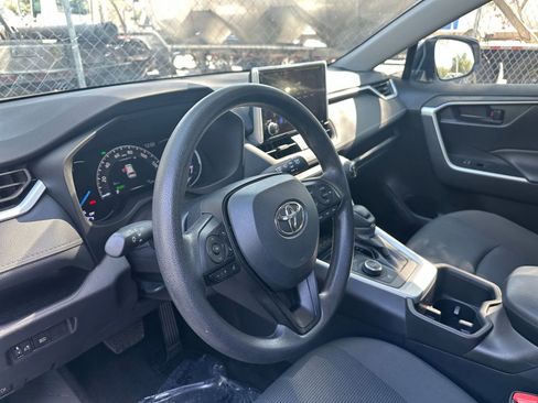 Used 2025 Toyota RAV4 LE image 28