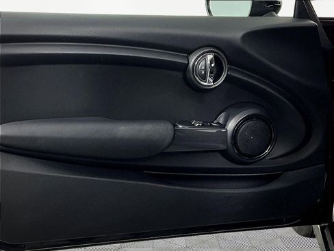 Used 2018 MINI Cooper 2-Door Hardtop FWD image 19