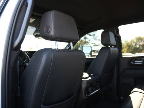 Used 2024 GMC Sierra 2500 AT4 w/ Technology Package image 19