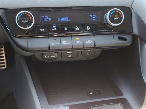 New 2025 Hyundai Elantra Sport image 17