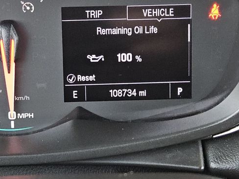 Used 2020 Chevrolet Trax LT w/ LT Convenience Package image 21