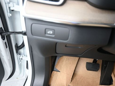 New 2026 Volvo XC90 B6 Ultra w/ Lounge Package image 15