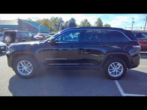 Used 2024 Jeep Grand Cherokee Laredo X AWD/4WD image 5