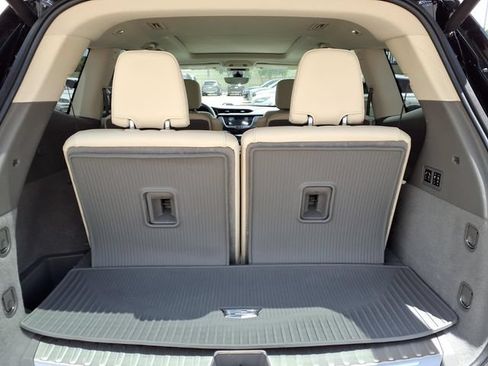Used 2023 Cadillac XT6 Premium Luxury w/ Technology Package FWD image 25