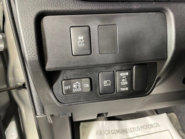 Used 2023 Toyota Tacoma TRD Off-Road w/ Black Out Package (TMS) AWD/4WD image 13