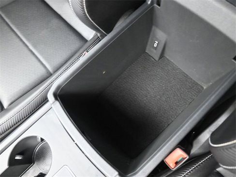 Used 2021 Volkswagen Atlas Cross Sport SE image 3