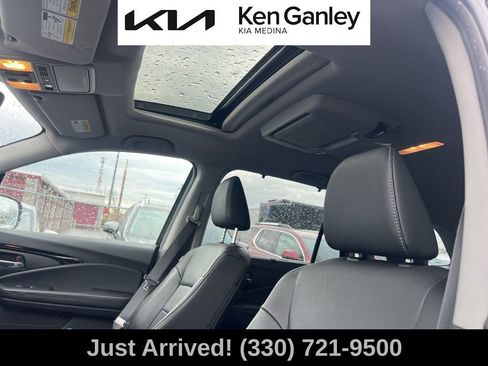 Used 2021 Honda Pilot Touring image 11