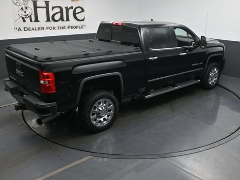 Used 2019 GMC Sierra 2500 Denali w/ Duramax Plus Package AWD/4WD image 41
