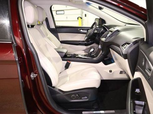 Used 2017 Ford Edge Titanium w/ Technology Package FWD image 30