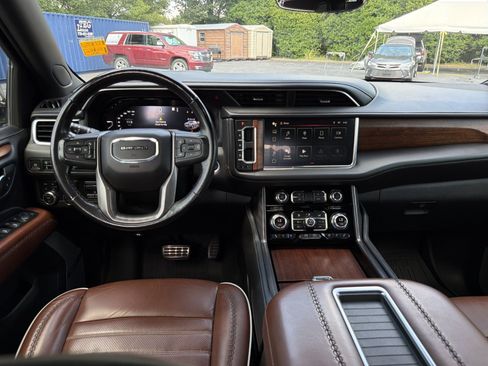 Used 2023 GMC Yukon Denali Ultimate AWD/4WD image 30