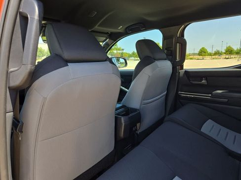Used 2025 Toyota Tacoma TRD Sport AWD/4WD image 16