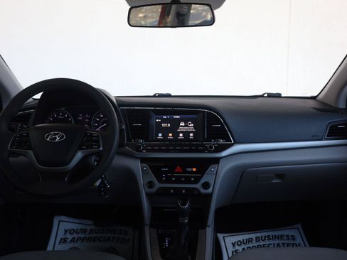 Used 2017 Hyundai Elantra SE FWD image 28