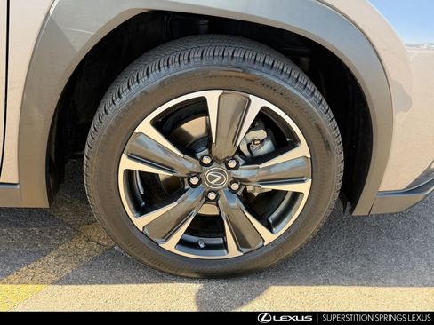 Used 2019 Lexus UX 250h AWD/4WD image 10