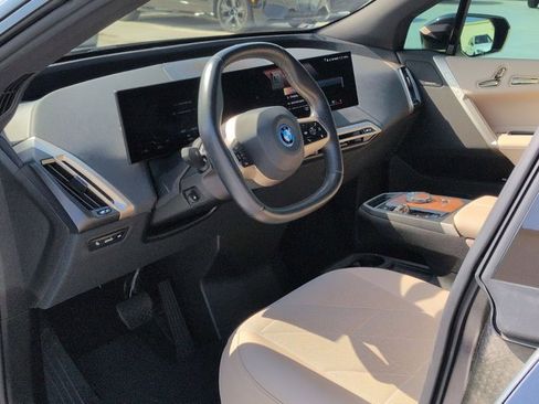 Used 2022 BMW iX xDrive50 w/ Premium Package AWD/4WD image 10