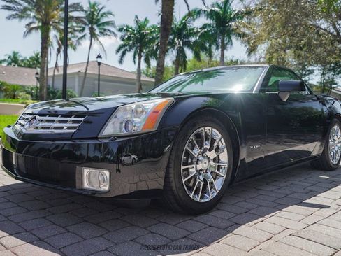 Used 2004 Cadillac XLR RWD image 22