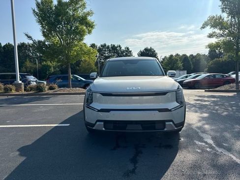 Certified 2024 Kia EV9 Light Long Range RWD image 8