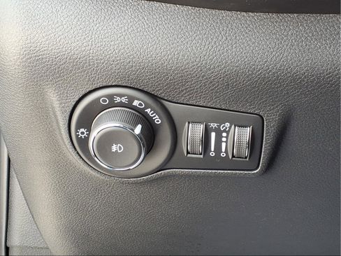 New 2026 Jeep Compass Latitude AWD/4WD image 18